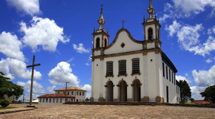 Religiosidade e fé no roteiro Entre Serras da Piedade ao Caraça