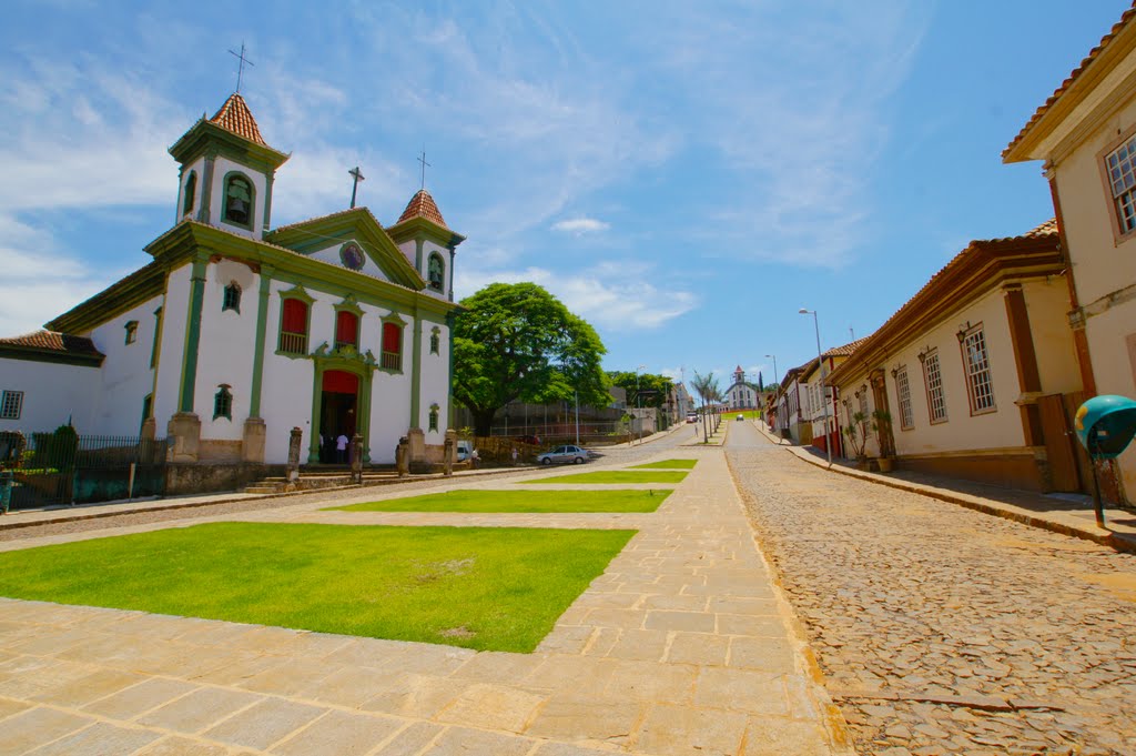 Conheça a história da igreja Matriz de Santo Antônio, em Santa Bárbara